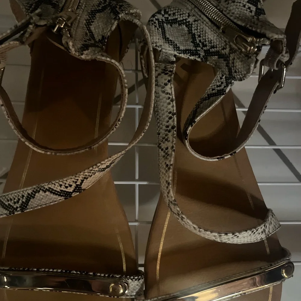 🐍 Sandals - Picture 2 of 3